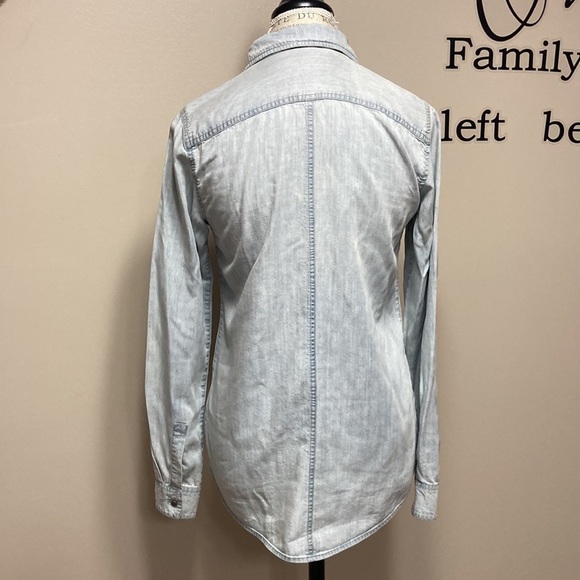 Club Monaco xs button down washed denim look 100% lyocell womens shirt - Picture 3 of 11